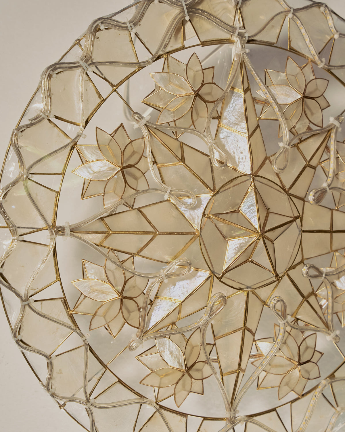 White Tala Capiz Parol (ST46)